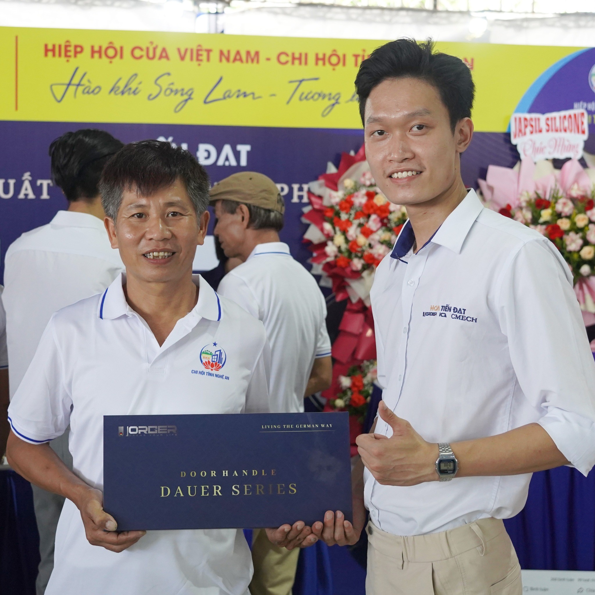 Hoa Tiến Đạt tại sự kiện cửa Nghệ An